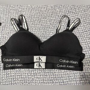 Lot of 2 CALVIN KLEIN black bras-Size XL-wire free, molded cups-VGUC
